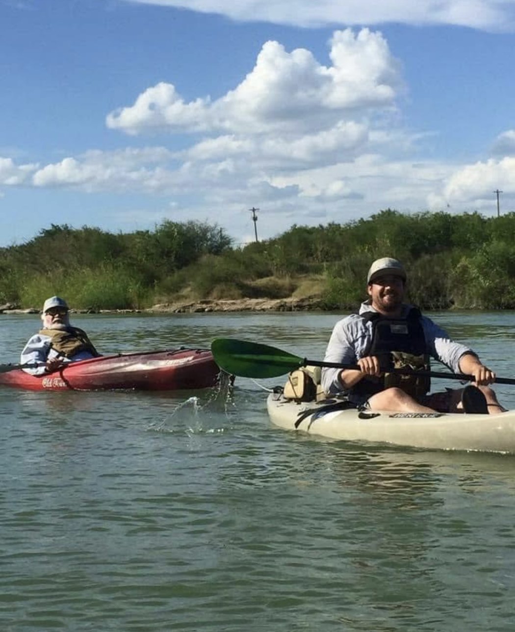 Frank y su padre en kayak juntos