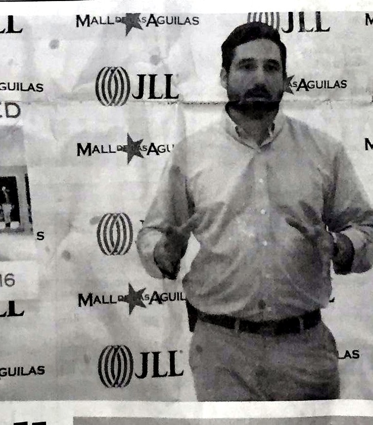 Frank Flores en un evento de Jones Lang LaSalle / Mall de las Águilas